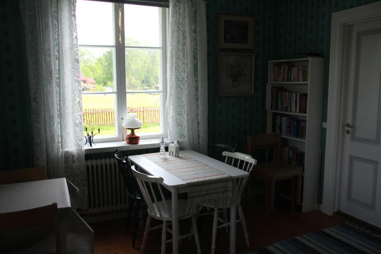 Mora Vandrarhem Och Gaesthem Vinas Ngoại thất bức ảnh
