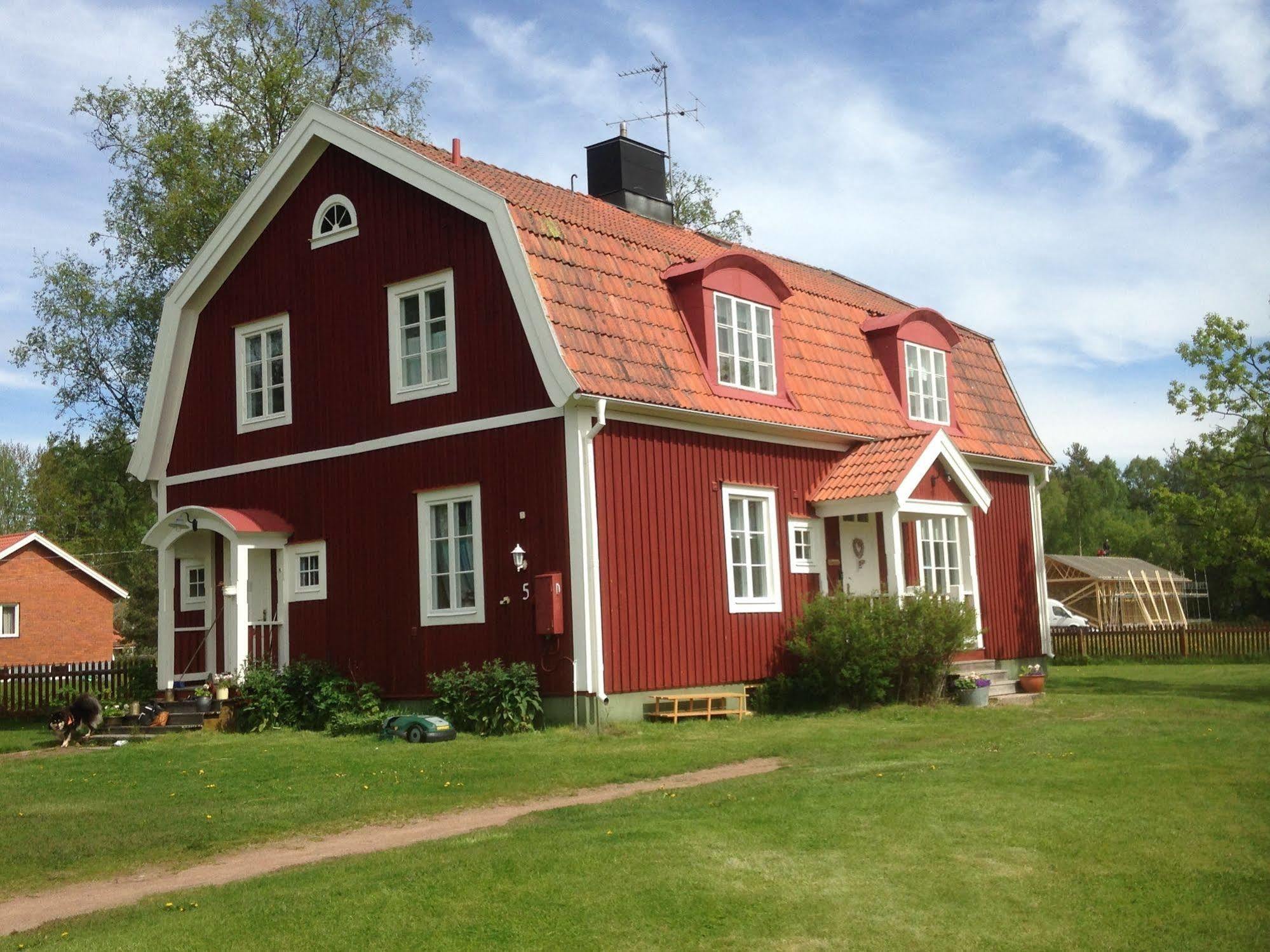 Mora Vandrarhem Och Gaesthem Vinas Ngoại thất bức ảnh