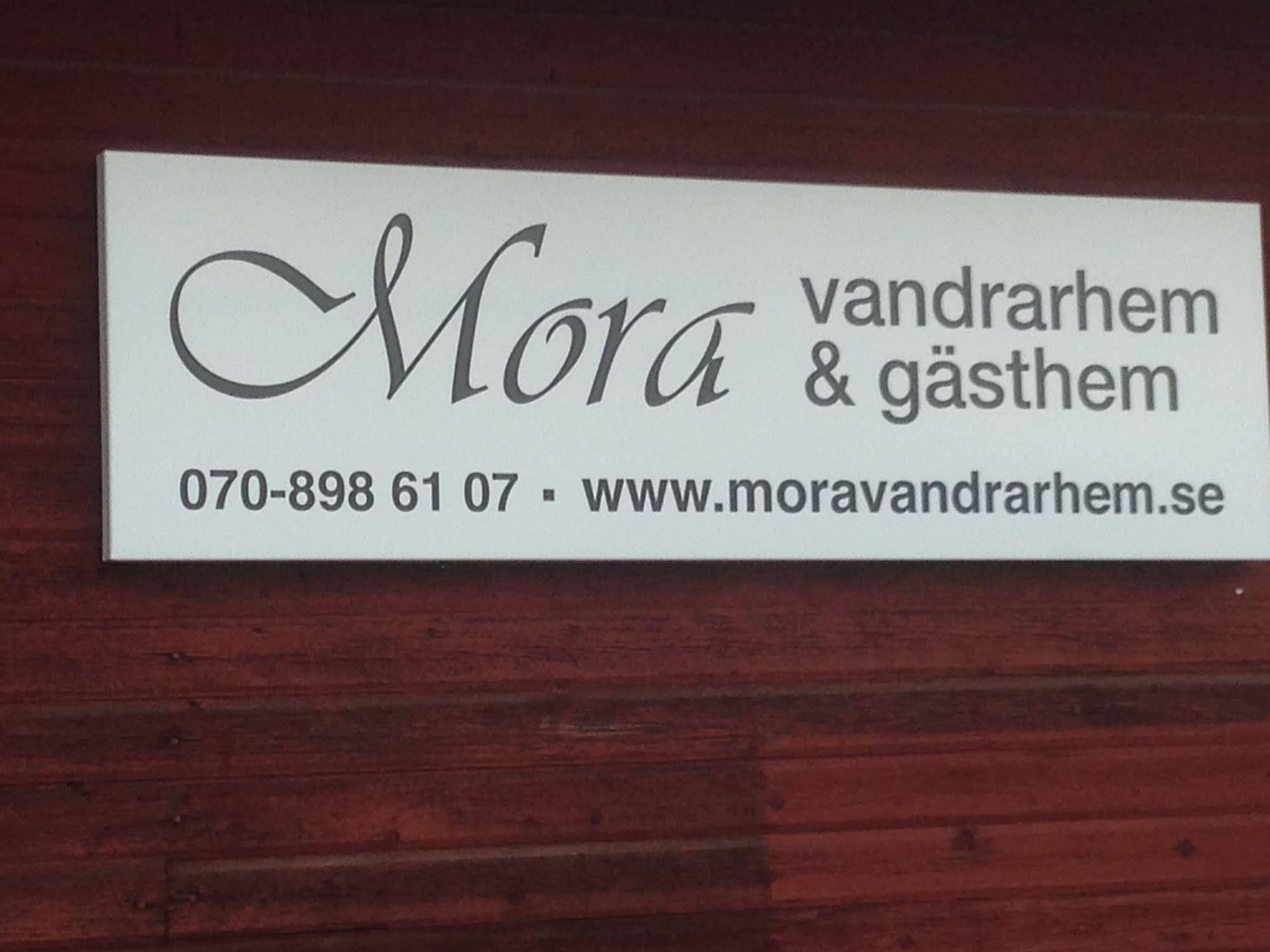Mora Vandrarhem Och Gaesthem Vinas Ngoại thất bức ảnh